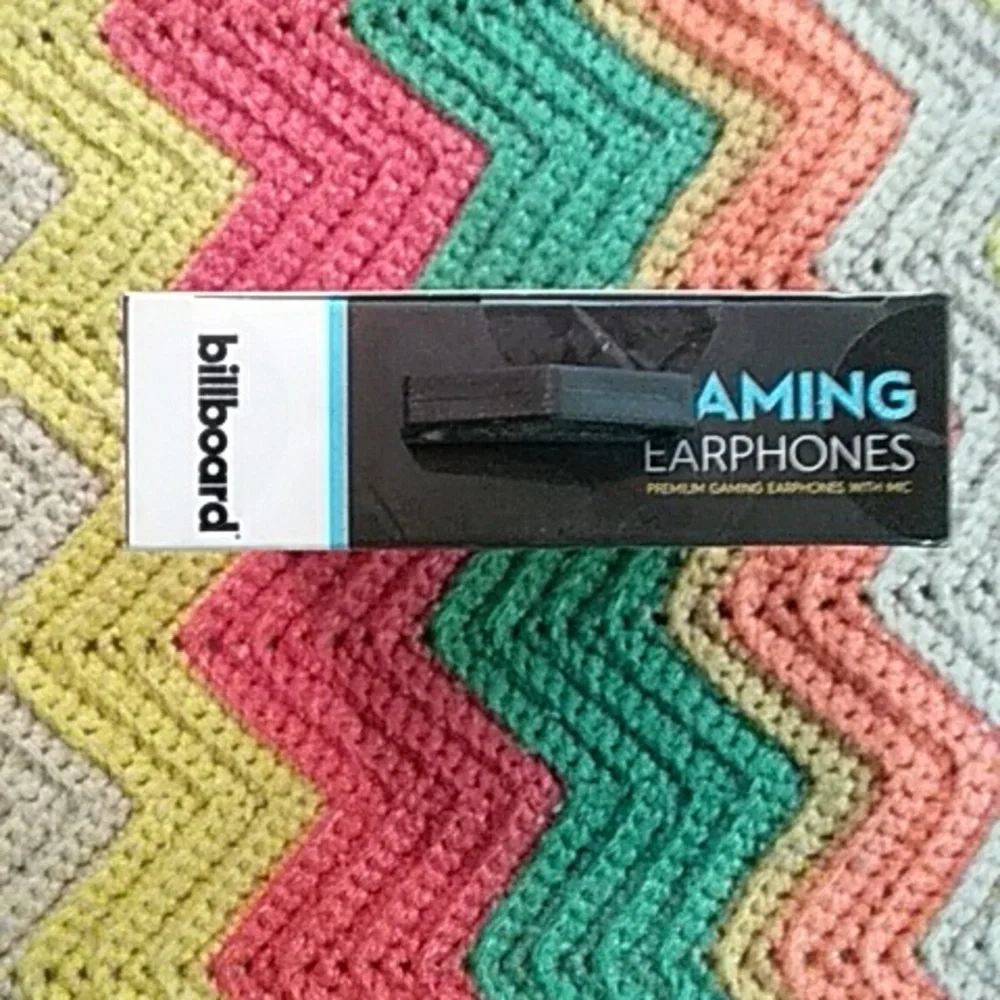 billboard Gaming Earphones with Mic Green NIB